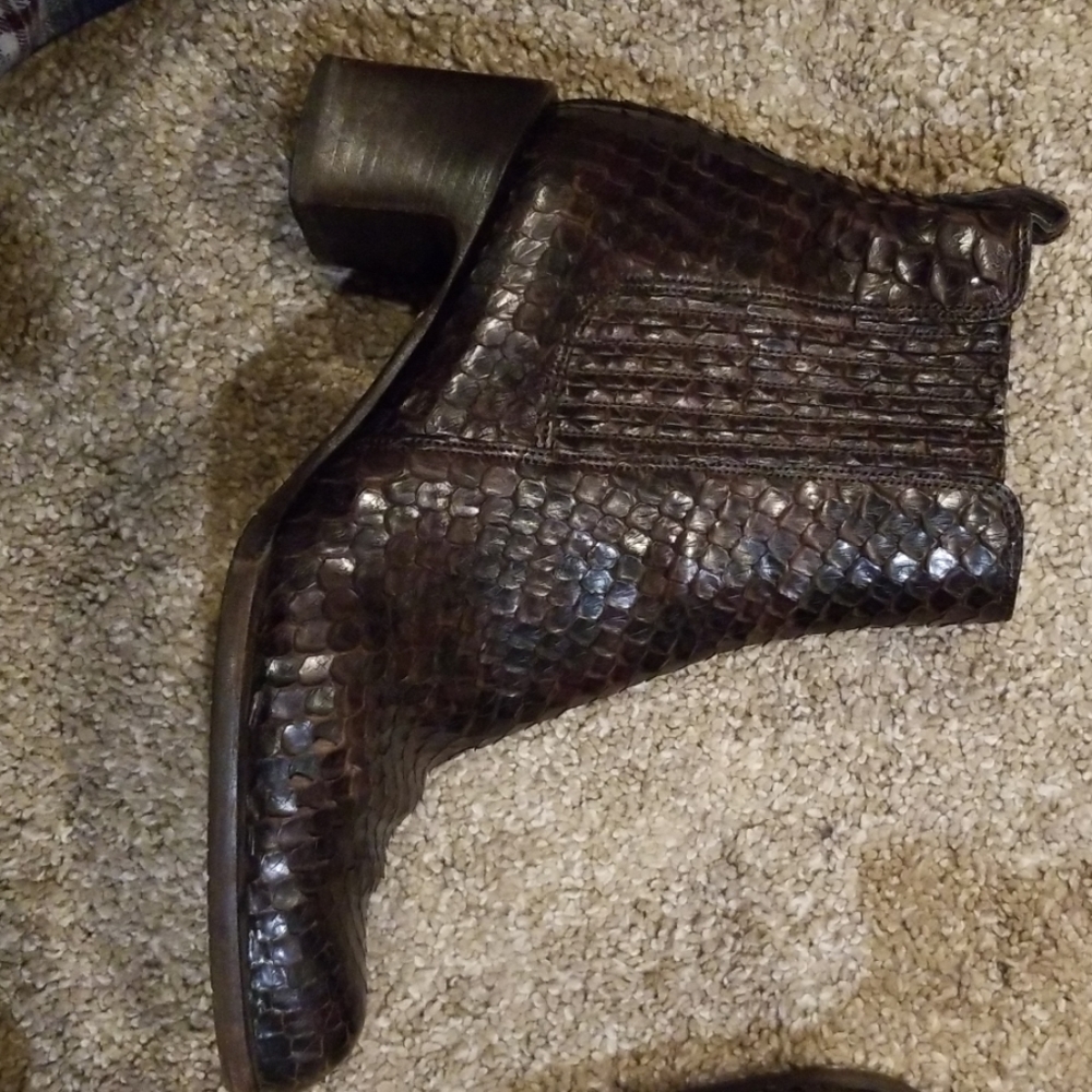 Ankle high boots